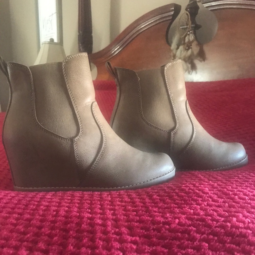 Ankle boots
